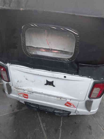 سلام عليكم تكتك البيع بياجو موديل 20محرك باجت بي تبخير اوبيه صليب اوراق كامله مكاني بغداد الدورة ابو دشير السعر مليونين او400اتصال ***********
