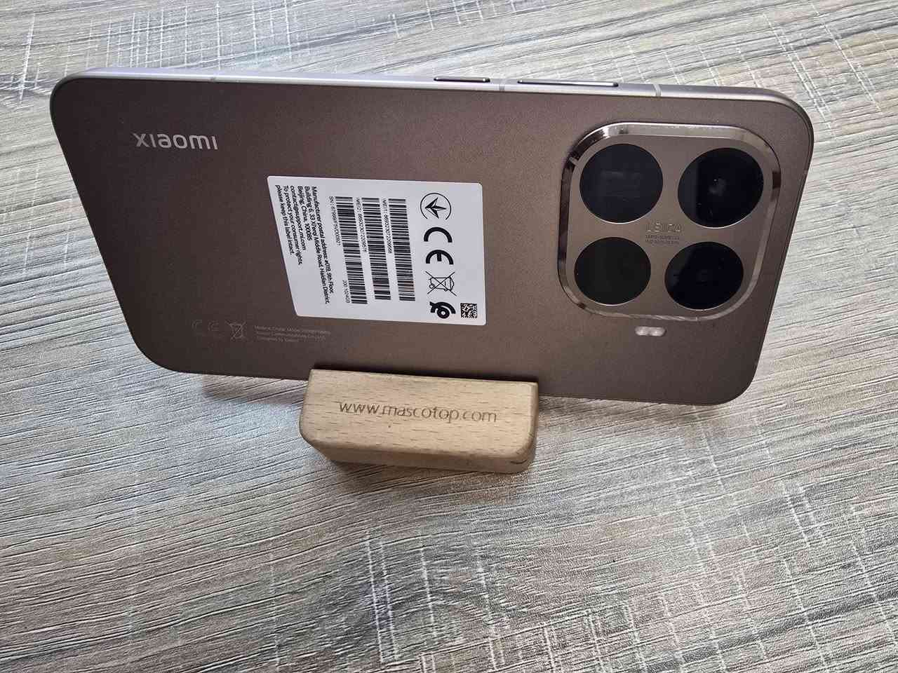 📱 للبيع: Xiaomi 14T (الوحش الجديد من شاومي)
​الجهاز غني عن التعريف، يجمع بين الأداء الخارق وكاميرات Leica الاحترافية.
​المواصفات الرئيسية:
​الشاشة: AMOLED بتردد 144Hz، تدعم 68 مليار لون وسطوع عالي جداً تحت الشمس.
​المعالج: Dimensity 8300 Ultra (أداء جبار للألعاب القوية مثل ببجي وغيرها بسلاسة تامة).
​الكاميرا: نظام كاميرات ثلاثي من شركة Leica العالمية، دقة 50 ميجابكسل، تعطيك صور سينمائية وألوان حقيقية.
​البطارية: 5000 mAh مع شحن سريع جداً.
​المتانة: مقاوم للماء والغبار بمعيار IP68.
​التصميم: فريم وتصميم فخم ولون مميز (تيتانيوم).
​الحالة:
​الجهاز نظيف جداً (مثل الجديد).
​كامل الملحقات موجودة.
​السعر النهائي:
💰 400,000 دينار عراقي (قفل)
شتريته ب850000 قبل شهر 
سبب البيع ظروف طارئة 
للتواصل على الرقم ‎0781 544 5076
