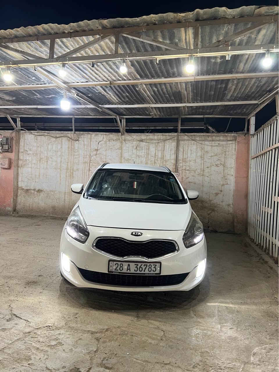 السلام عليكم 
كيا كارنز خليجي مديل 2014 ماشيه 168 وقابله للزياده. سبعه راكب مكينه. 2000 دوش مكفوله من الصبغ والتبديل عدا ملاحضات  واضحه بالصور تخم تاير جديد باتري جديد رقم نجف جديد السياره كلشي ما عايزه السعر 142 مكان السياره نجف استفسار خاص او اتصل *********** النجف, العراق
