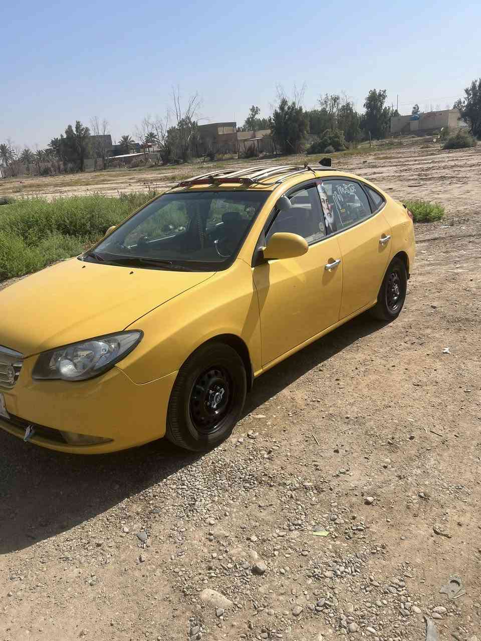 للبيع سياره مقدس. بالواقع احلا من الصور تجي وشوف بعينك  موديل 2009 محرك 1600 دكشن عالي.  سياره   وراد خليجي  ماناقصه اي شي    سياره بسمي تحويل ثاني يوم  السعر 90 وبيه مجال للشراي المكان مشروع الوحده قرب مجمع بسمايه  ***********
