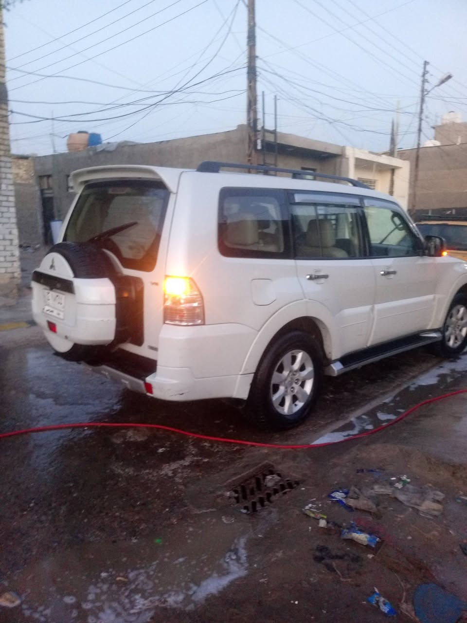 سيار باجيرو البيع 2009 ضربة بس يم الآيت محركهة بلادي تايرات نضيفة مكان الشعب السريدات كشن نضيف*********** متواجد واتساب ومازنجر سعر 130ورقه
