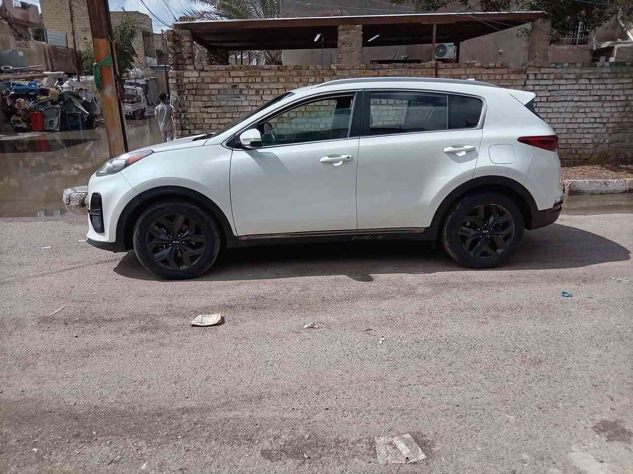 السلام عليكم سبورتج موديل 21جاهزةكيرمحرك بوضع الشركه تبريد ثلج بيهة صبغ جاملغ من أمريكا وبل عراق  موجود سونار يمك وشوف واني بخدمتك سياره تحكم سترير مري شفط محرك 2400المرغوب دوش خير من الله صدر امامي خلفي سياره بسمي تحويل مباشر هزة جديده رقم جديد الشتري فق بس يحول ميصرف عليهة ولاربع والتسهيل من الله بيهة هواي مواصفات بس والله ماعرف بيهة اني مو صاحب خبرة بيهة الي اعرف سياره خير من الله    الاتصل وتامر امر مكاني بغداد البياع تصال  ***********
***********
