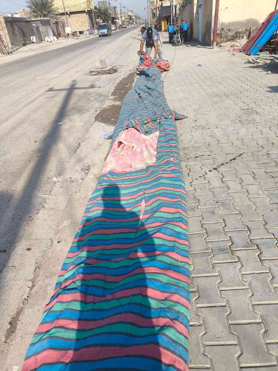 ثلاث قماش جادر للبيع السعر مناسب جدا
قطعه الوحده 9 متر قماش نص عمر 

القطعه الوحده 75 الف 

3 قطع يصيرن 225 الف نهايتهم 

مكاني محافظة الديوانية المركز 

*********** واتساب واتصال 

*********** واتساب واتصال
