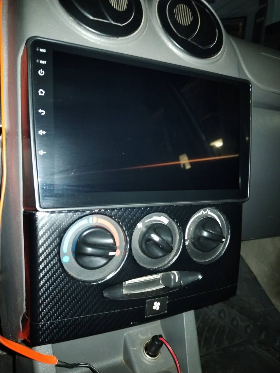 سلام عليكم سايبه مديل ١٨ نضيفه بأسمي سياره جاهزه وكامله بس شغل واطلع رقم كربلاء تحويل ثاني يوم شوفت عينك السعر 52 وقابله للتفاوض ***********
