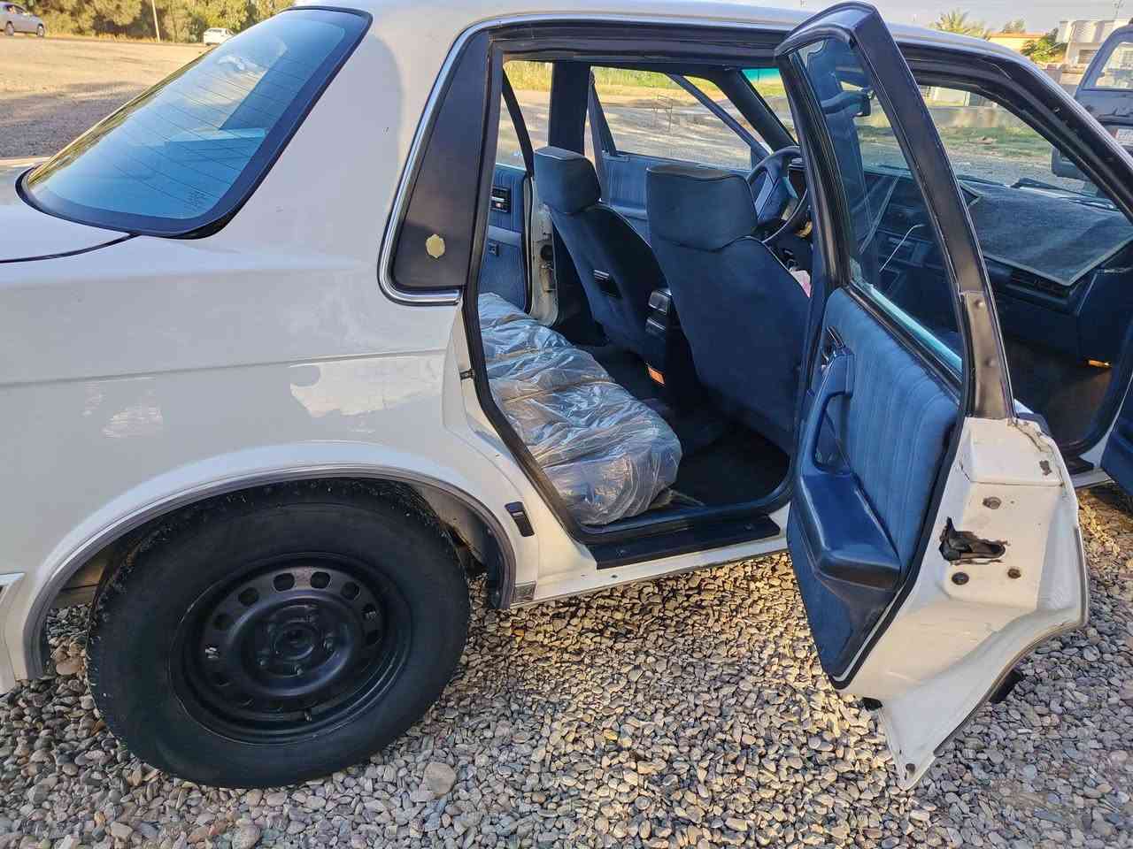 سيارة بلادية مكفولة 
بدون صبغ وضربة وبأسمي
 تبريد ومكينة جديدة
 السعر ٦٢  
ما متواجد ع مسنجر   ***********
إذا مو شراي لا تخابر فدوة
