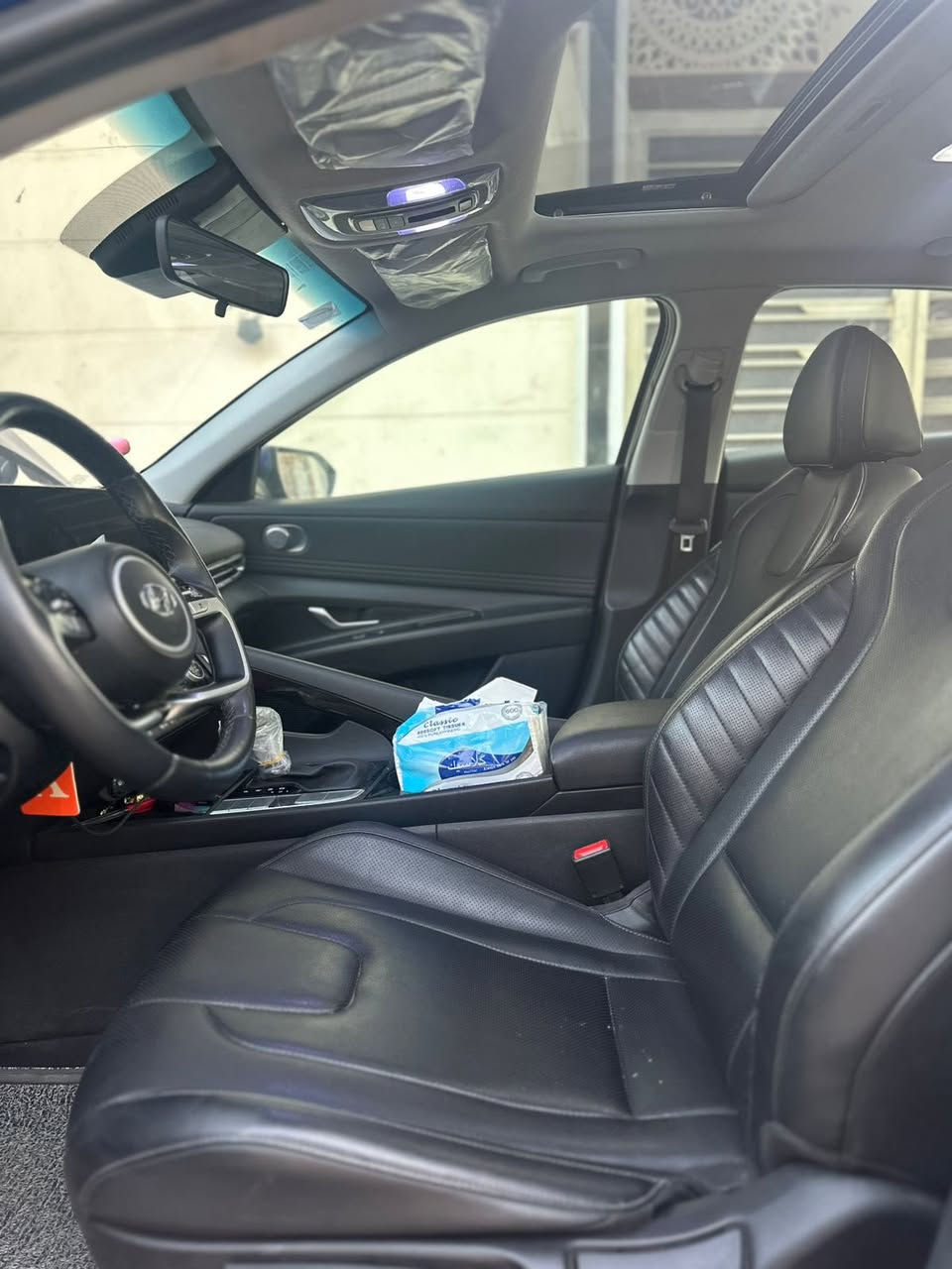 السلام عليكم ورحمه الله وبركاته
النترا 2024 وارد كندي فول 1/1 
حادثه موجود بالمنشور سيارة خير من الله ما نقصه كلشي 
محور غاز 
لا كير ولا محرك مفتوح 
محرك 2000 دوش 
كير CVT
ماشية 36 الف 
معروضه 166 وبيه مجال 
مكاني بغداد الشعب و المدينة 
للاستفسار التصال ***********
