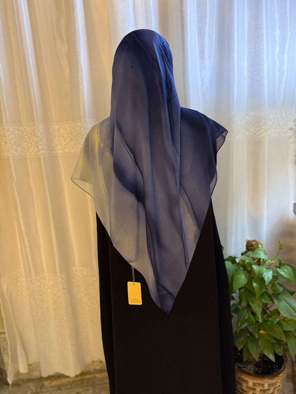 #الترند_الصيفي... الربطه الدخانيه(وجهين) بالوانها المتموجه والمتناسقه
.
الخامه جرجيت (اصلي)
.
       🎗️الربطه تكون...وجه غامق و وجه فاتح🎗️
.
 السعر ٥ الاف فقط
.
توصيل سريع لجميع المحافظات
.
@أبرز المعجبين Mars Stor MARS STOR #حجاب_استایل #حجابات #حجابات_صيفيه #ازياء #موضة


**إذا كنت صاحب هذا الإعلان وتريد حذفه لأي سبب، رجاءا أرسل رسالة إلى الدعم الفني**