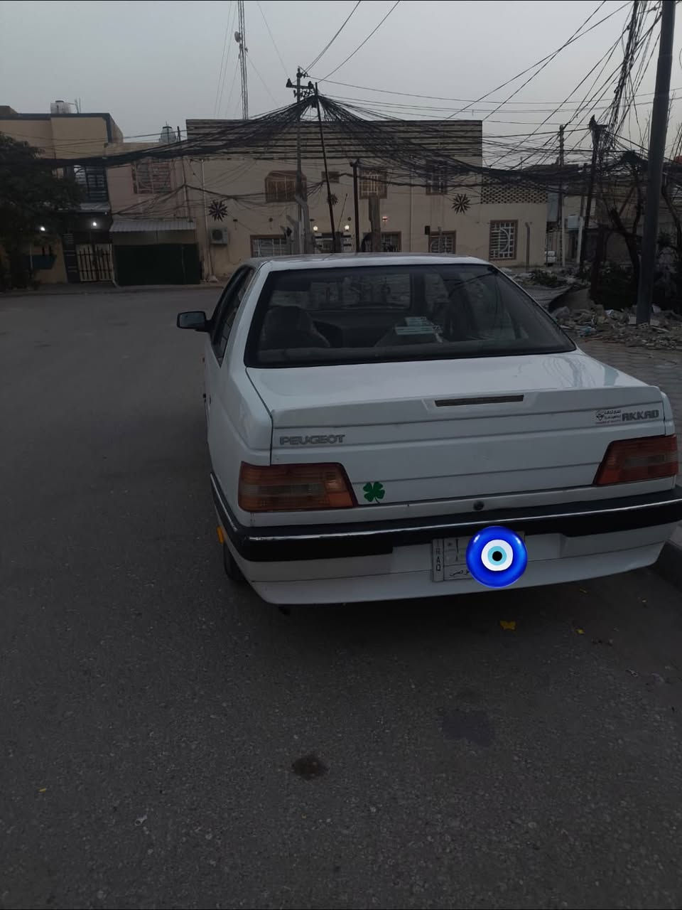 يجو 405
موديل 2016 
بيها قطعة وحدة 
كير ومكينه حلوات كلشي ما عايزهن 
حداديه بالجيس 
تخم تاير  
السياره جدا نضيفه وحلوه وبديها حلو 
سيارة ما عايزها بس جامة امامية 
مداور ثاني يوم 
مكينتها ال 1800 
مسويلها ادامة قبل شهر 
بور جديد 
السعر 46 وبيه مجال للشراي 
واتساب فقط ***********
***********
