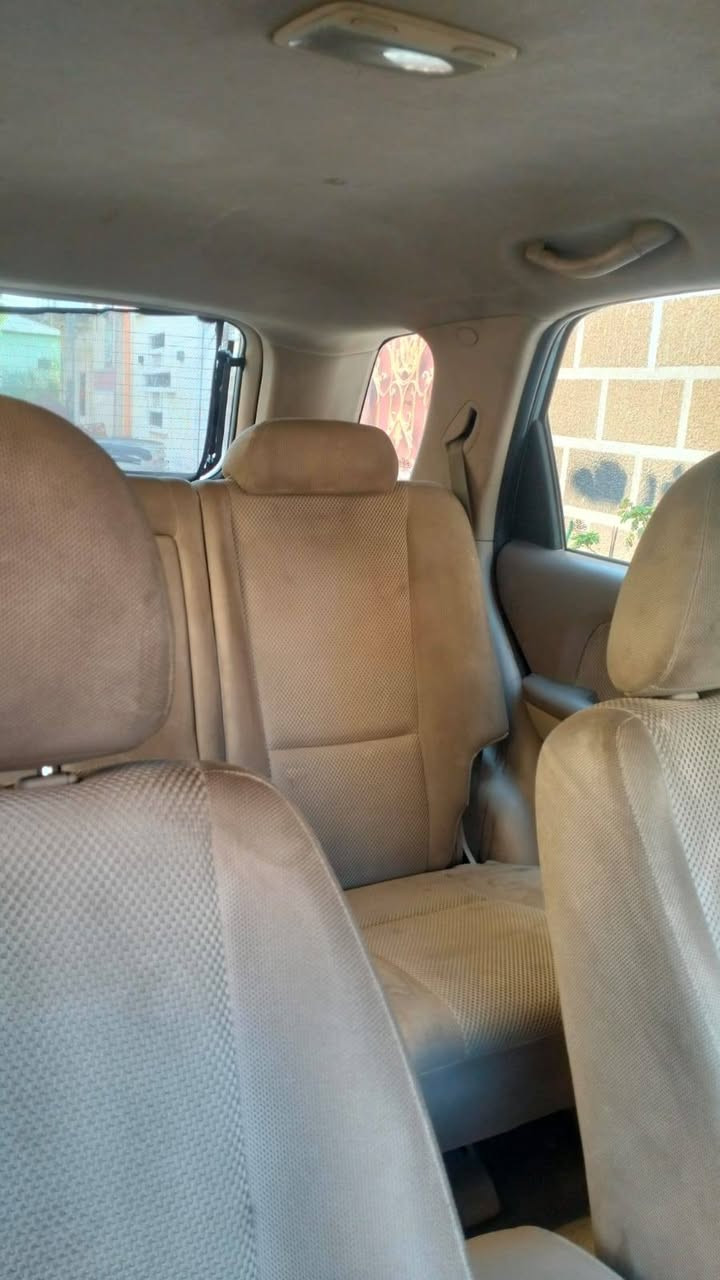 السلام. عليكم رمضان مبارك. عليكم كيا سبورتج خليجي كفاله  بدون اي حادث كير تبريد حداديه رقم انكليزي بسمي ..سعرها ب107 وبيها مجال بسيط…. ***********.مكان السياره كربلا
