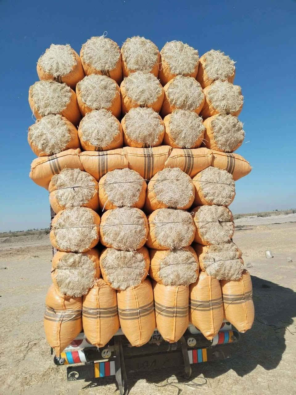 سلام عليكم تبن درجه اولى مكفول شرط النظافه وترس للحجز والاستفسار الاتصال على ***********
