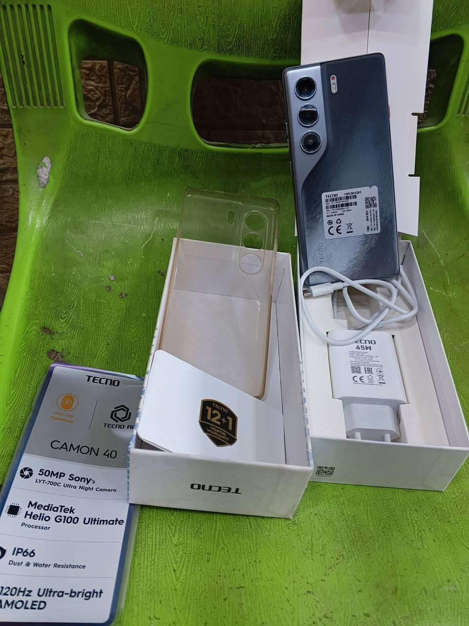 كامون 40 ذاكرة256بطارية5160 شحن 45واط مع جميع ملحقاتة الجهاز نظافة100/100 السعر210 بيها مجال شي قليل*********** بغداد متواجد واتساب
