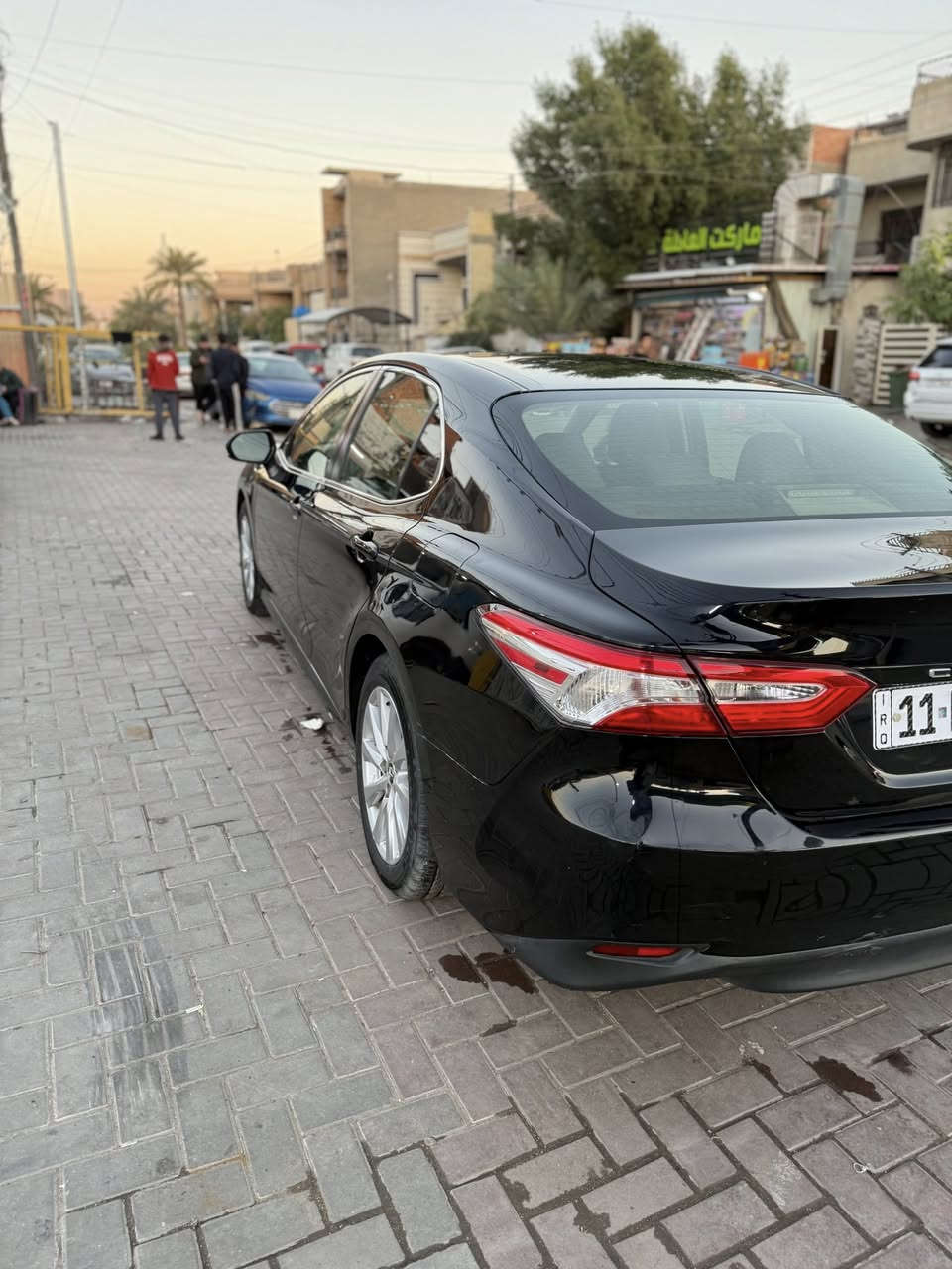 تويوتا كامري 
وارد امريكي 2018 le 
سياره بدون صبغ كلين وبيها سونار 
بيها شخوط بسيطه مال شارع 
ماشيه ١٥٠ الف كيلو 
هزه جديده سنويه لل٢٠٣١ 
السعر ١٨٦ مكانها بغداد 
***********
