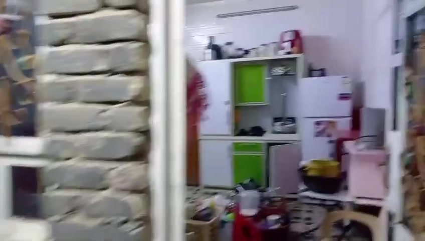 السلام عليكم بيت لليجار في سبع البور شارع أبو أحمد السوداني المساحه ١٢٥ متر اربع غرف نوم حمام عدد ثنين البيت نضيف مثل ماموضح بالفديو للتواصل رقمي *********** بي وات ساب
