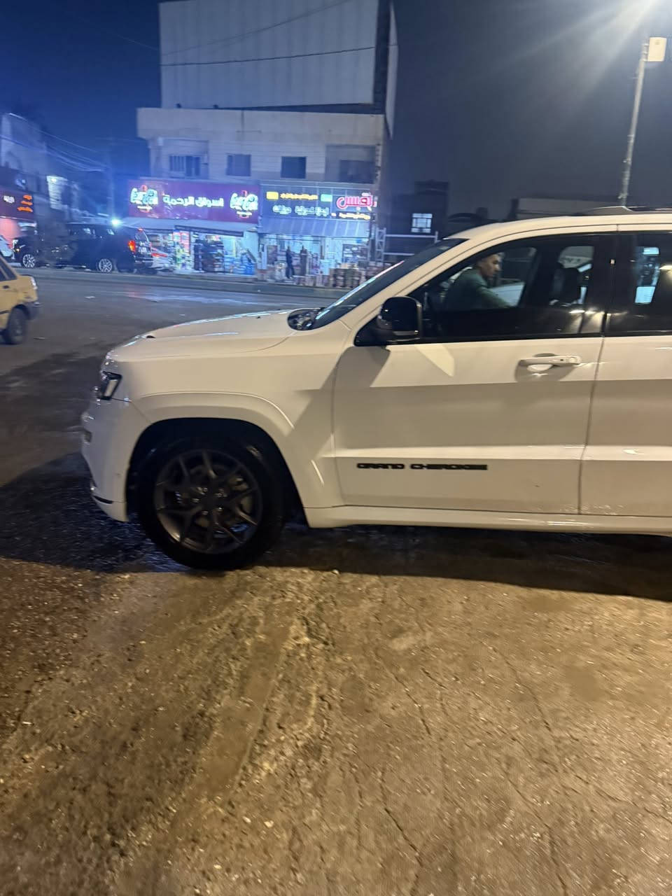 جيب S  خليجي فول مواصفات ام الرادار مكفوله عدى باردات موضحه بلسونار 
ماشيه 97 الف مايل
موديل 21  
سعره 325$
***********
