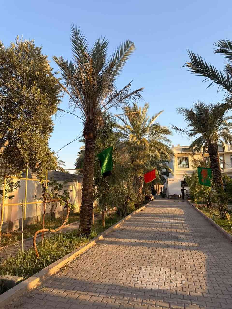 السلام عليكم للبيع 
3000 متر 
كلشي موضح بلصور 
بيه منضومه مي 
منضومه كامرات 
طاقه شمسيه 
بيت طابقين بناء حديث مساحه 270 متر 
شارع مقرنص 
جاهزه من كلشي 
مكان السلاميات اول متنزل جسر طالب سهيل ثاني شارع مكان قريب كلش عل الشعله 
للاستفسار اكثر 
***********
سيد عابدين
