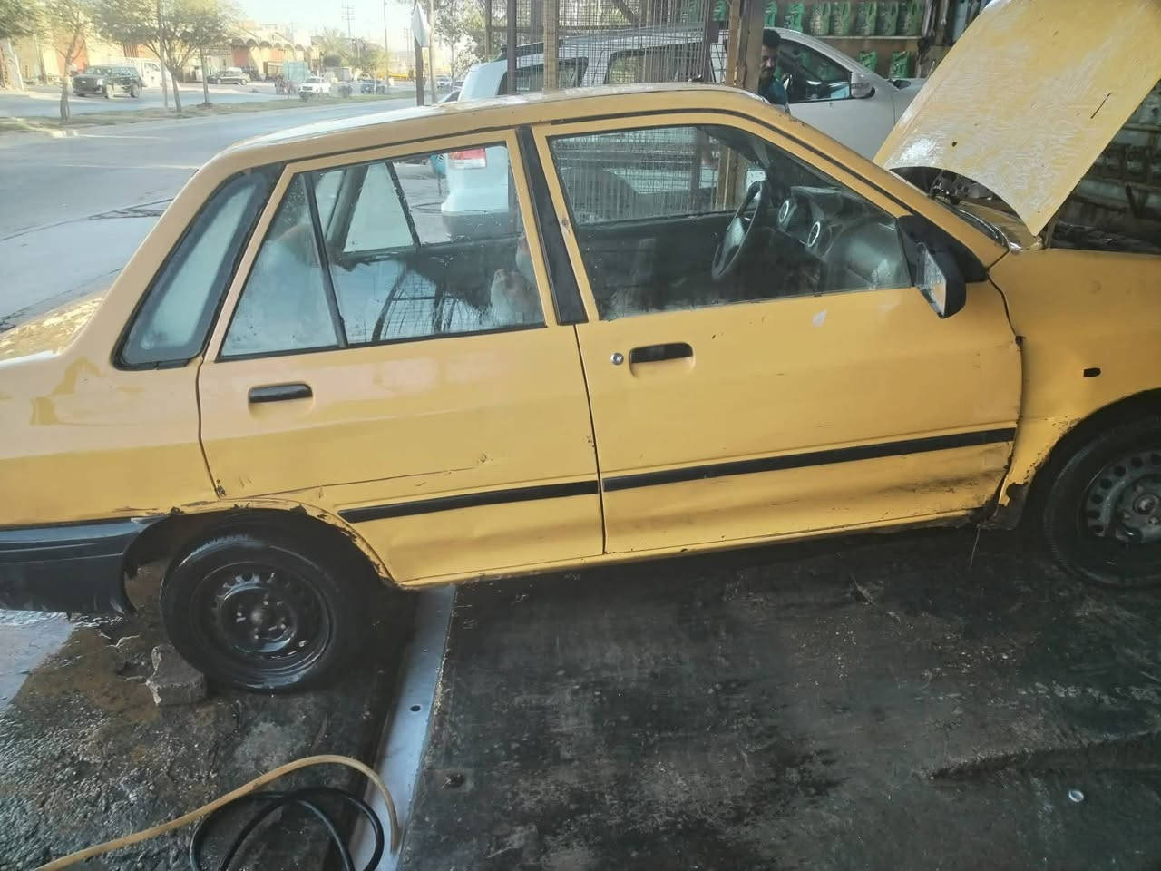 السلام عليكم سياره للبيع موديل 11 مكان كربلاء سعرها 8 بيع مستعجل ***********
