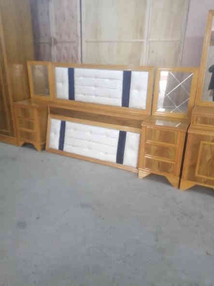 غرفة نوم 5 ابواب ملحق فصال تركي شغل عراقي خشب صاج ثقيل 5 ملم صبغ حراري جديدة مامستعملة السعر مليون و 500 الف للأستفسار *********** او مراسلة الصفحة خاص العنوان الموصل متوفر توصيل على مناطق الشرقاط والقيارة
