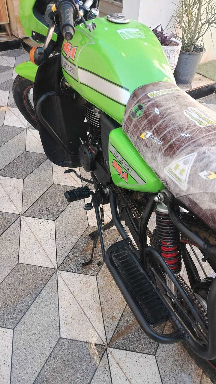 السلام عليكم
دايوان موديل ٢٠٢٥
دراجه نضيفه كلش وماناقصها شي
اللون مميز
السعر ١٢٠٠ وبيها مجال بسيط كلش
للتواصل ***********
او زورونا عند معرض مهندس للدراجات النارية
