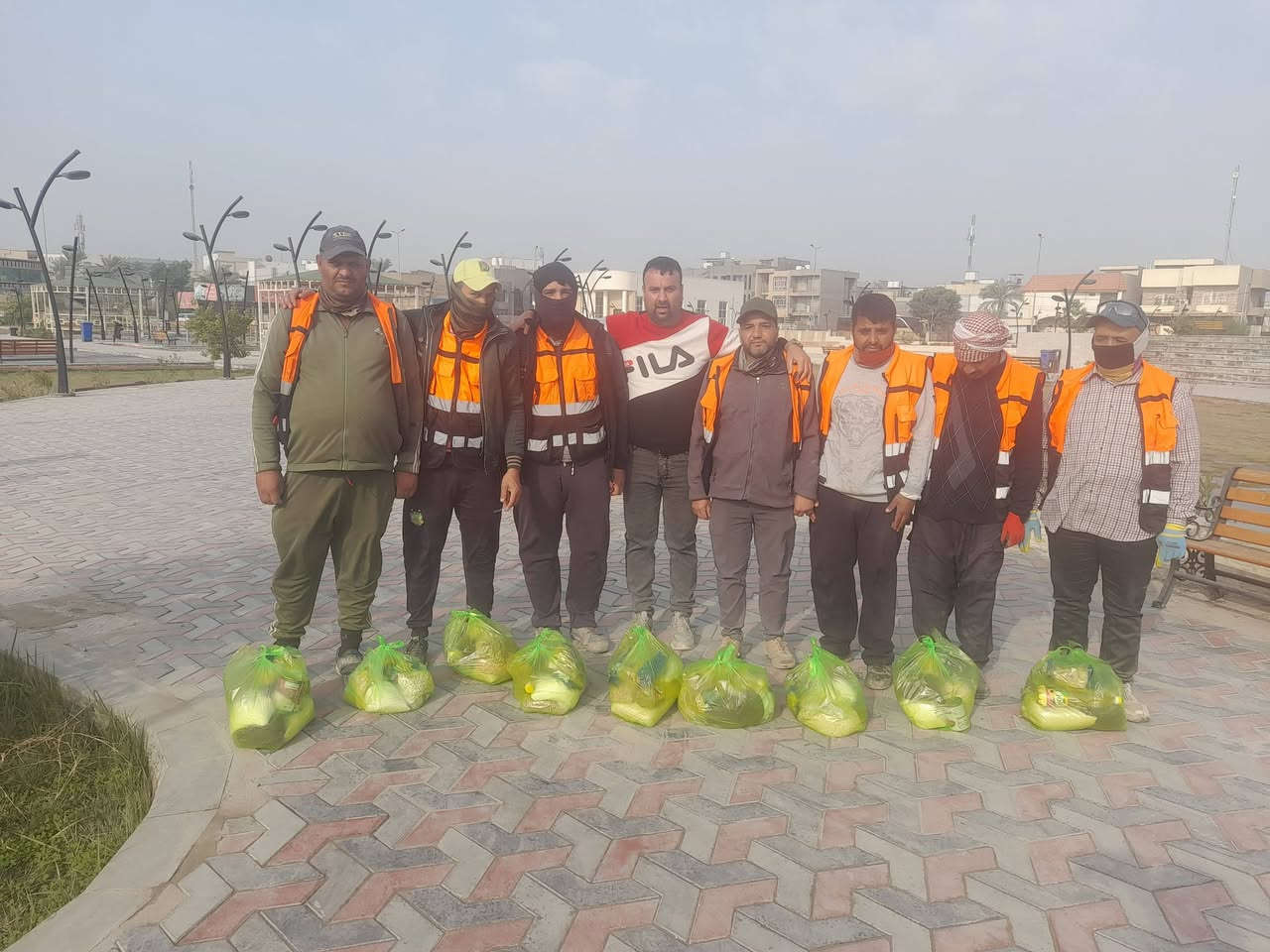 #كرم_اهالي_مستمر 
#مساء_الخير
بفضل الله وبفضل الخيرين الشرفاء الداعمين لنا بكل حاله انسانيه 
واليوم فريقنا تكفل بشراء السلات الغذائيه وتوزيعها على مهندسي النضافه طبعاا هاي الشريحه فعلا مستحقين المساعده 
لان ناس رواتبهم قليله اولا ... وثاني شي شرفاء بنفس الوقت الله بحفظهم يارب ويوفقهم يارب العالمين 
للتبرع الاتصال بالرقم 
***********
