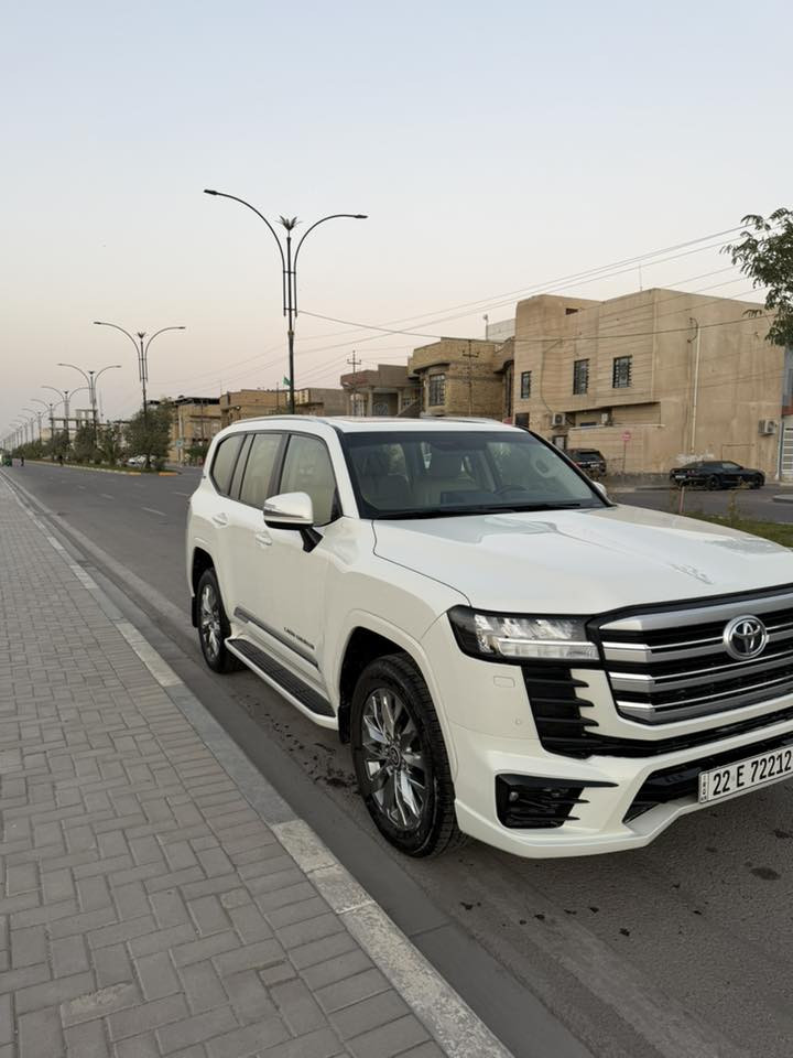 السلام عليكم لاندكروز GXR كاز موديل 2022رقم اربيل باسمنا حساسات شاشات خلفية كامرة خلفية كشنات جلد باب صندوك كهربائي ماشية 100الف السعر 625 مكانها البصرة ياسين خريبط للتواصل ***********
