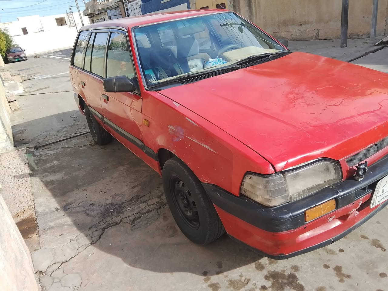 السلام عليكم
سيارة مازدة 323سنوية عظم الى 29موديل 1990شرط الوكالة والتحويل كاربون بانزين السعر18ورقة  وبيها مجال للطيبين
***********
