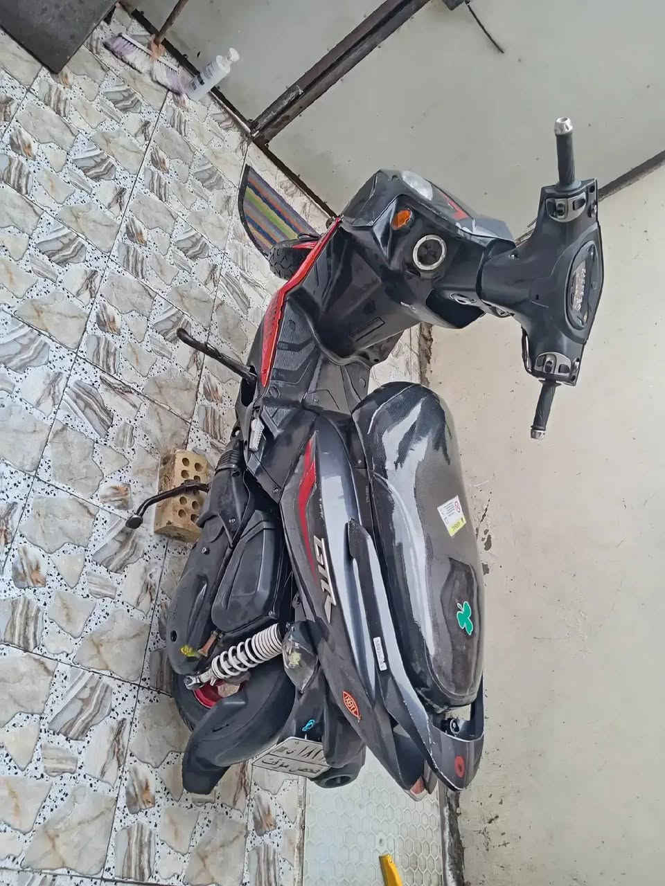 السلام عليكم دراجه جيتي ار  موديل 2014 دشبول ثلاث الوان  المكينه ممفتوحه كفراتها بلاديه وبيها عطل واحد الاشعه مال دشبول بس الدشبول شغال بس فقط الاشعه وهذا رقمي ***********  ورقم بي واتساب السعر 950 وبيها مجال  ومكاني بغداد الجديدة
