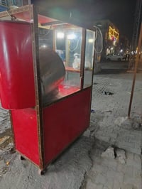 مكينة حب وجبس جديدة مستخدمة شهرين فقط السعر ٣٠٠ وبيها مجال المكان مدين...