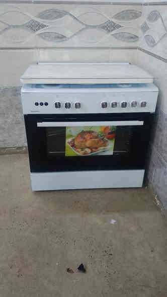 طباخ للبيع جديد ما مستعمل بل الكرتون  ***********
