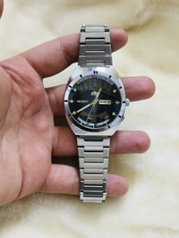 ساعات امزون ساعه  اوميكا وساعه اورينت قطعه نظافه تامه وشغالات من كلشي ...