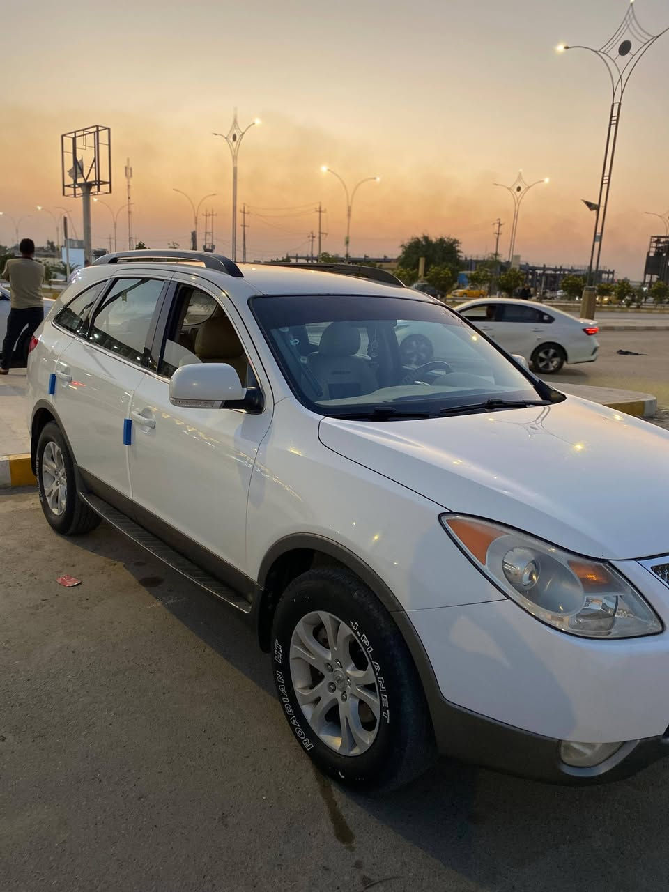 موديل 2012 خليجي مري شفط كشنات كهربائيه تبريد 3قطع حساسات خلفي
مكينه كير تبريد تخم تاير كله جاهز عله اخر حبايه 
مكينه (3800)جديده السعر 150
***********
