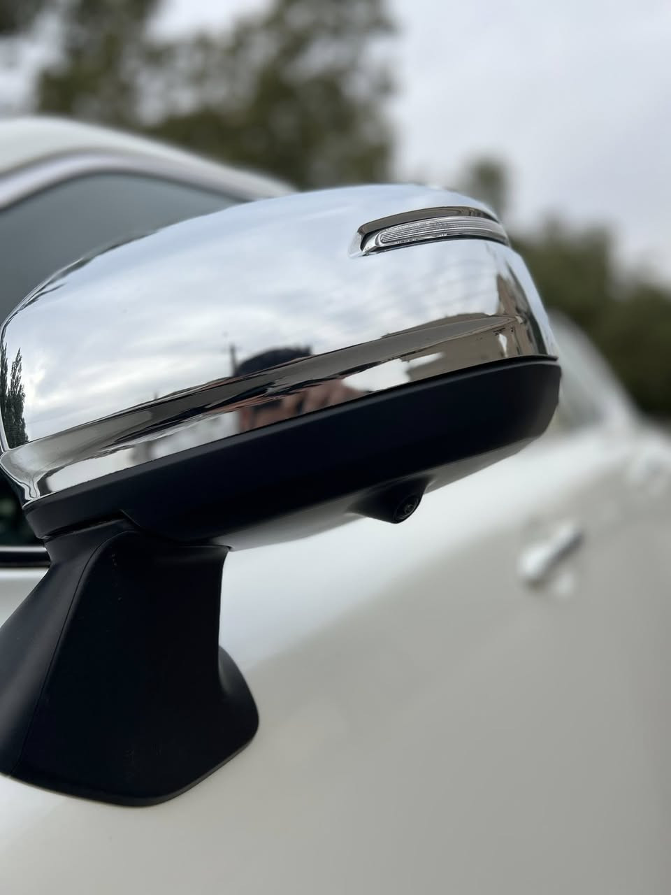 السلام عليكم 
النوع : تويوتا لاندكروز ( بريم) 
الموديل : 2024 
الرقم : بغداد ( بأسمي ) 
عداد المسافة : 7 الف 
السياره : كفاله عامه حتى من الشخط ( بعده زيرو حتى الكاعيات محاطهن بعدهن بلايلون ولايلون الشركه بعده بيه  السياره زيرو زيرو ) 

* المواصفات : LlmlTED / VX
* رادار امامي مواصفات VIP 
العنوان : بغداد - السيدية 
السعر : 770 ورقه وبيه مجال 
باقي التفاصيل الاتصال ؏ الرقم او واتساب 
***********
