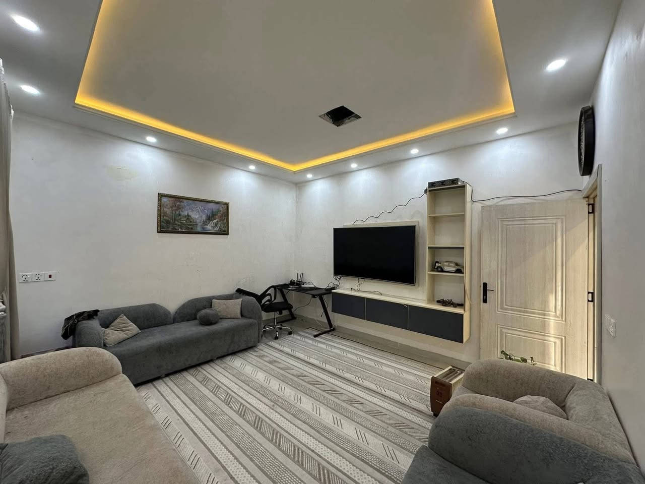 دار للبيع 100 متر ركن بشكل اقساط او نقد بناء حديث مقابيل حديقة طابو ملك صرف
في منطقة 55 قريب من سايدين
مقدمه 40  سعر الكلي 90 مليون 
للاستفسار 
***********
