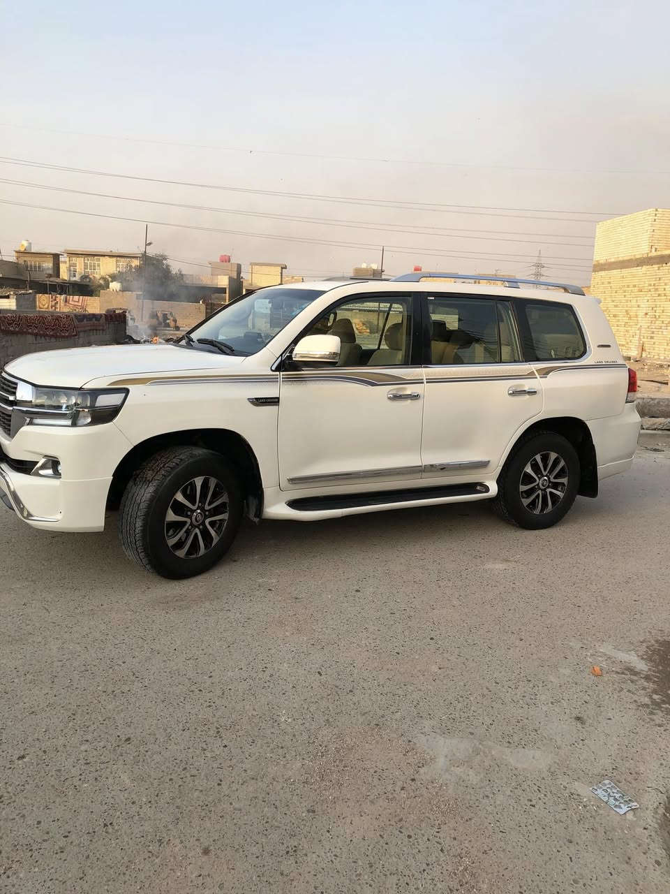 السلام عليكم لاندكروز 2009محدث 2021 مصبوغه عام أثر چفيه مكينه 8 سلندر فول مواصفات مكفوله مكينة وحدادية وكير رقم بغداد سنوية جديده هزه جديده السياره نظيفه ومابيها نقص برغي للبيع او المراوس مكاني بغداد السعر خاص او للأستفسار ***********
