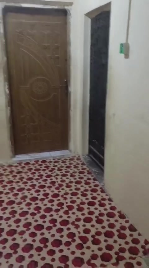 سلام عليكم بيت للبيع زراعي زراعي الزبير العطشانه خلف بيوت الله البطاط مساحه 360 متكون من 
5 غرف 
صاله 
ديوان 
صحيات خرجيه ودخليه 
ومطبخ 
وطارمه
وبسعر مناسب لاستفسار اكثر نتصل وبخدمتك 
***********
