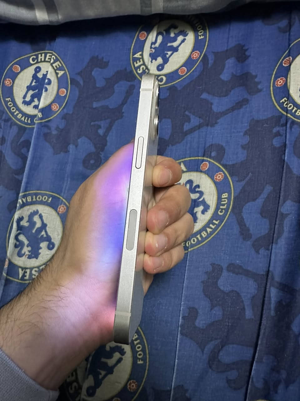 ايفون 13 العادي ذاكرة 128 البطارية 82% الجهاز لا مفتوح ولا مبدل بي ايشي تجي تفحصه وتشوفه جهاز نضيف هم سعره 400 مكاني بغداد
رقمي واتس ***********
