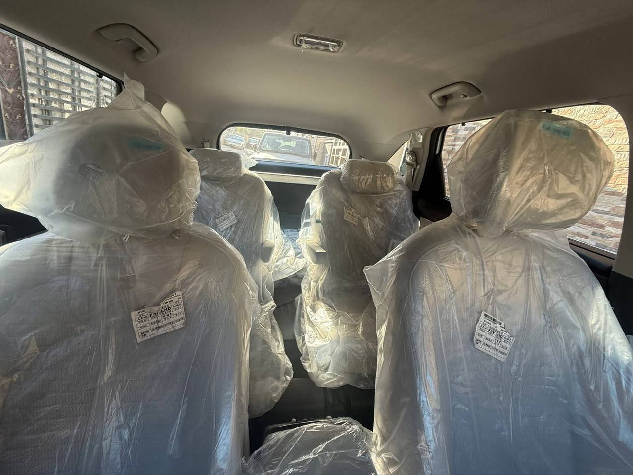 كيا سورنتو VIp V6
 محرك 3500cc V6
 7 راكب –   
 العداد 17,000 كم فقط
قمارة حديد
 PPF  مغلفة
بالكامل حتى القمارة  

🔹 المواصفات:
 4 كاميرات 360°
رادارات أمامية وخلفية
 توقف ذاتي لمنع الاصطدام
ويل 20
 كشنات منفصلة ومريحة VIP
🌈 إنارة محيطية داخلية
📟 شاشة عدادات رقمية

🔧 الحالة والضمان:
✅ السيارة شبه جديدة ومحافظين عليها
🛡️ خاضعة لضمان الشركة الدولية
⚙️ المحرك + الكير + الكهربائيات مكفولة بالكامل
🧱 ضرر بسيط سابق بالدعامة الخلفية وتم تصليحه تصليح نظيف بدون صبغ
🚦 قيادة ناعمة وسلسة بالشارع

💰 السعر: 35,500 دولار
***********
