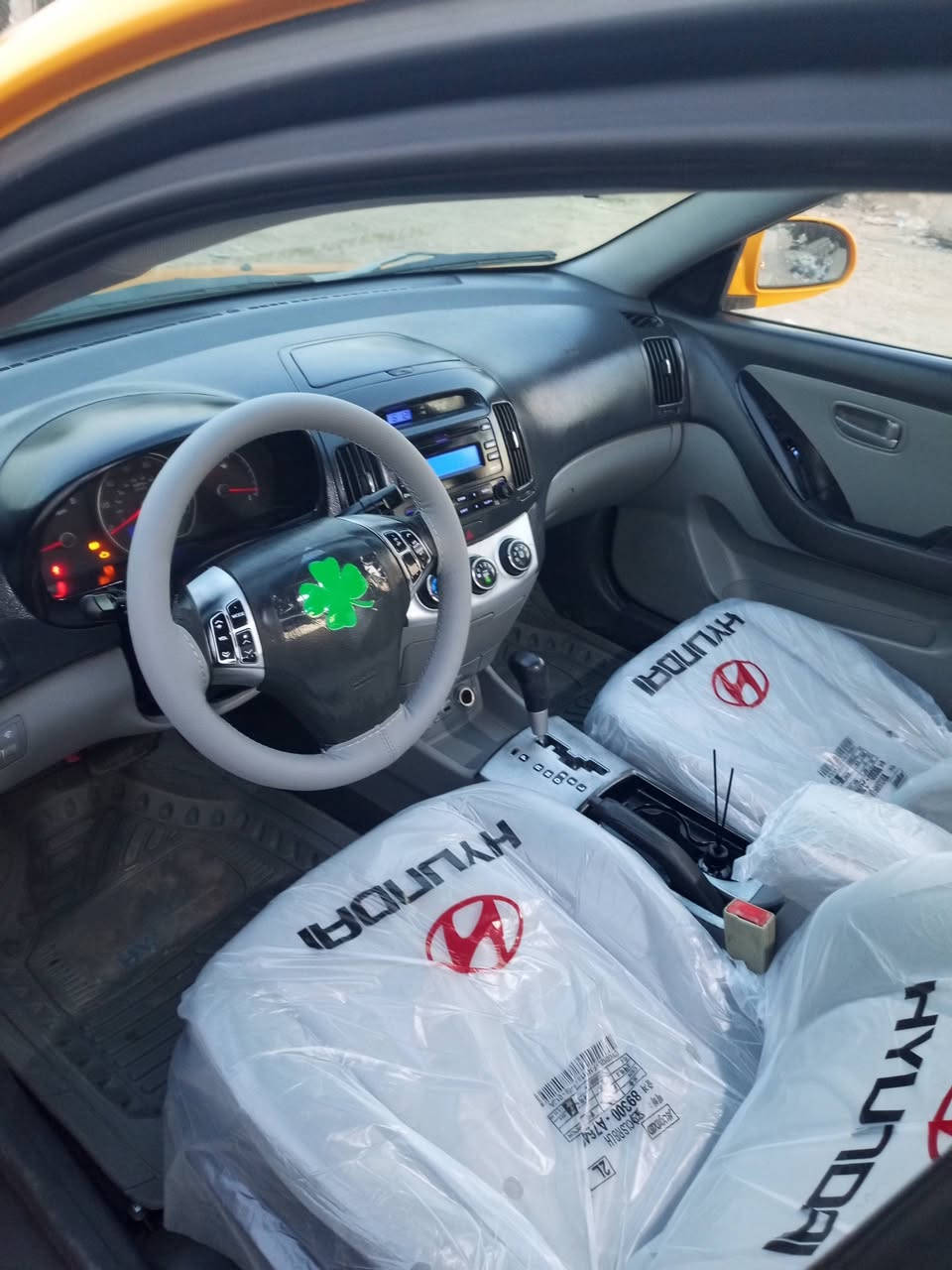 سلام عليكم النترا موديل 2009 وأرد أمريكي حادثه بنيد وجاملغ محرك 2000 كير تبريد صدر تايرات كله جديد  السيارة جديدة رقم بغداد مكان بغداد السعر  90 وبيه مجال رقمي للتواصل ***********
