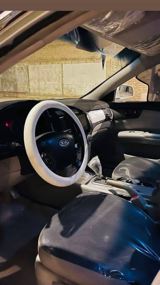 السلام عليكم سياره للبيع خليجي متومه وجاهزه متعوب عليهه مكلف بالنشر مكانهه بصره السياره رقم صاحبهه *********** سعر ٤٥ بيه مجال قليل اخوان لحد يعلق موالي مكلف مكلف بالنشر جاهزه من كلشي
