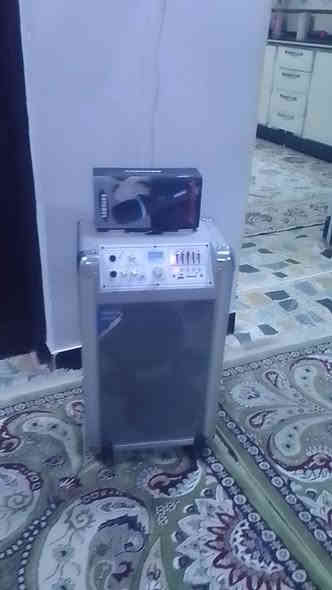 سماعة للبيع السماعة جديدة صوت حلو شحن + كهرباء السعر ٧٠ الرقم ***********
