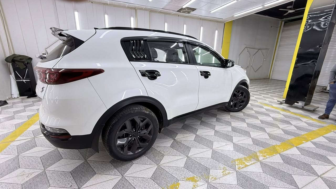 السلام عليكم شباب 🌹🌹

شباب بالعافيه اللي تصير من نصيبه سياره جديده ومال بيت 💕💕💕
حادثها موضح بالصور بدون ايرباك وبدون شواصي ولا شي 

الجاملغ مبدل بلادي بدون صبغ 🥰🥰
بيها صبغ شويه من البنيد وشويه من الباب فقط رش بدون معجون ولا شي 🥰🥰

سونارها من ضمن الصور واليوم سويته علمود اللي يجي ميتعب ❤️❤️

سبورتج 21 فوووول مواصفات عدا بصمه 
بانوراما 
تحديد مسار 
مري شفط 
رادار امامي 
رادارت جانبيه 
توقف ذاتي 
وضعيات قياده 
شاشه كبيره 
محرك 2.4 تنفس طبيعي 💕💕
سيارة جديدة جدا بدون رصعات وبدون شخوط 
كامله مكمله 
رقم سليمانيه تحويل مباشر او وكالة ❤️❤️

السعر 188 ❤️❤️
*********** 

مكاني حله
