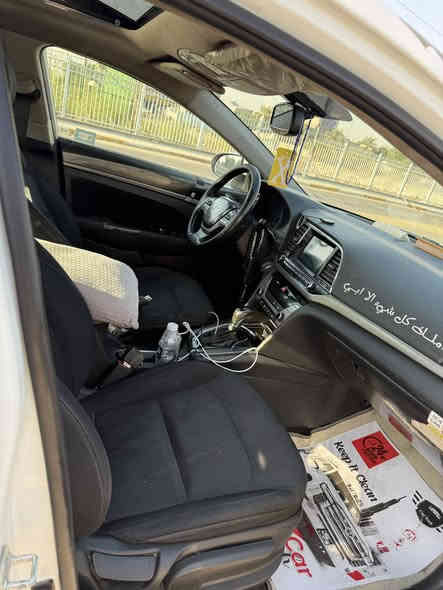 السلام عليكم ورحمة الله وبركاته 
اعتذر عن الاطالة مقدماً 🩶

هيونداي النترا 2017 وارد امريكي 
اللون ابيض. ماشيه (101820) ميل 

محرك 2000 دوش بلادي ممفتوح وخير من الله 
كير ATM نعمه من الله بلادي وممفتوح
صدر نظيف 
باتري جديد مصارله اسبوع 
تخم تاير بحاله جيده 
منظومة ماء وبانزين وبريك كله جديد واصلي 

فول مواصفات 

شاشه وكامره خلفيه
بصمة تشغيل 
بصمة ابواب 2 امامي 
فتحة بالقماره طكتين 
تدفئه بالكشنات الاماميه 
كشن السايق كهرباء 
درايف مود 3 وضعيات قياده (ايكو-نورمال-سبورت)
مانع انزلاق 
تبريد مناخ منفصل ( جهة السايق وحد وجهة الصدر وحد ) 
تحكم ستيرن جهتين 

حادثها خلفي جنطه هاي بره وهنا بالعراق صار بيها بارد بالجاملغ الخلفي جوه قبق البانزين كد شبر وصور الحادث موجوده ع واتساب راسلني 

رقم بغداد مشروع وطني بأسمنه تحويل ثاني يوم 

السعر: 131 ورقه وبي مجال 

عليها غرامات مليون و550 الف تنزل من سعرها 

مكاني بغداد الشعله 

رقمي *********** بي واتساب هم
