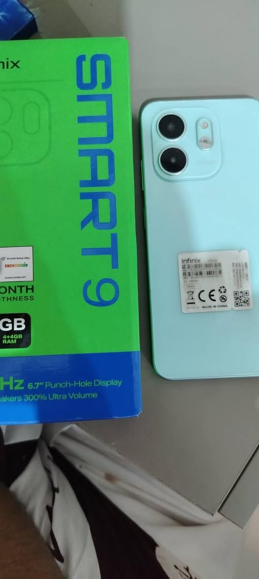 هذا *Infinix Smart 9*    سعر 110
*مواصفاته السريعة:*جديد كامل لملحقات.

*الشاشة:* 6.7 بوصة IPS LCD، دقة HD+، تحديث 90Hz، بيها ثقب للسيلفي بالنص  
*المعالج:* Unisoc T615 - 
*الرام والتخزين:* 4 + 4 جيجا 128 جيجا تخزين - 
 
*الكاميرا:* 
- خلفية مزدوجة: 13 ميجا أساسية + عدسة مساعدة
- أمامية: 8 ميجا
*البطارية:* 5000 مللي أمبير
*باقي الأشياء:* بصمة جانبية، سماعات 300% Ultra Volume مثل ما مكتوب عالبوكس، يدعم ميموري خارجي


**إذا كنت صاحب هذا الإعلان وتريد حذفه لأي سبب، رجاءا أرسل رسالة إلى الدعم الفني**