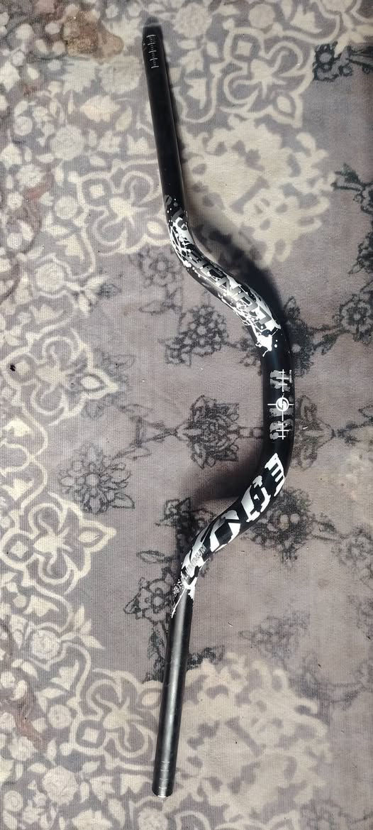 السلام عليكم ورحمة الله استيرن للبيع مستعمل شي بسيط للتواصل خاص


**إذا كنت صاحب هذا الإعلان وتريد حذفه لأي سبب، رجاءا أرسل رسالة إلى الدعم الفني**