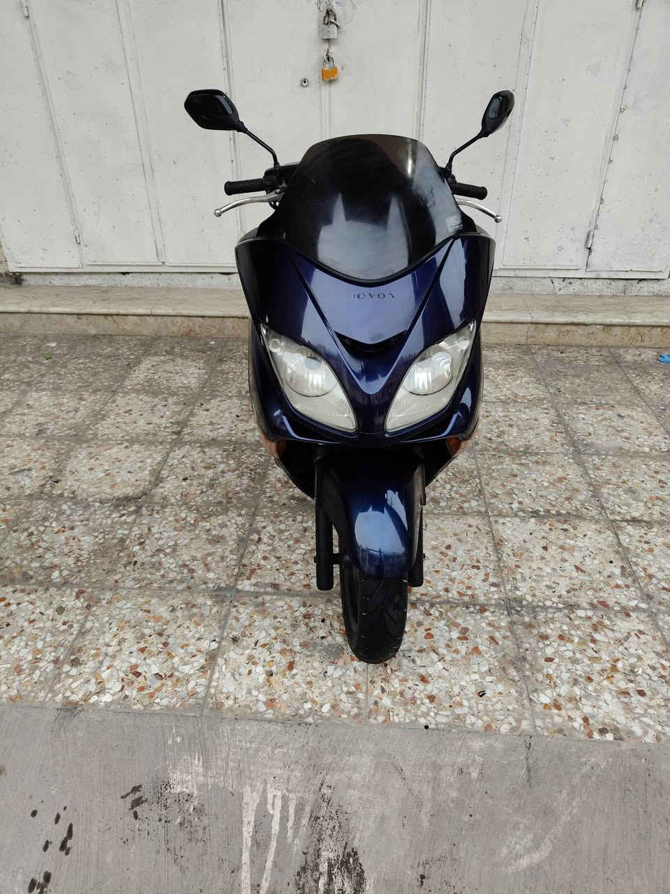 سلام عليكم شباب فورزه 8;0 للبيع. 
دراجه جديده ومكفوله من الفتح مكينه وكير وكلجات بلاد
دراجه 6 كير 3 تحويلات دراجه ماشيه 31. لون ازرق حبري
بيه زنون بلادي كهربائيات كله شغاله نكله بكل وكت
بانزين كله محسن. دهن جديد. بك لايت كرستال 
سعرهه مليون و 100 مكاني بغداد العبيدي( اقره تفاصيل زين كلشي يخص دراجه ذاكره ) شراي يتصل ***********.
