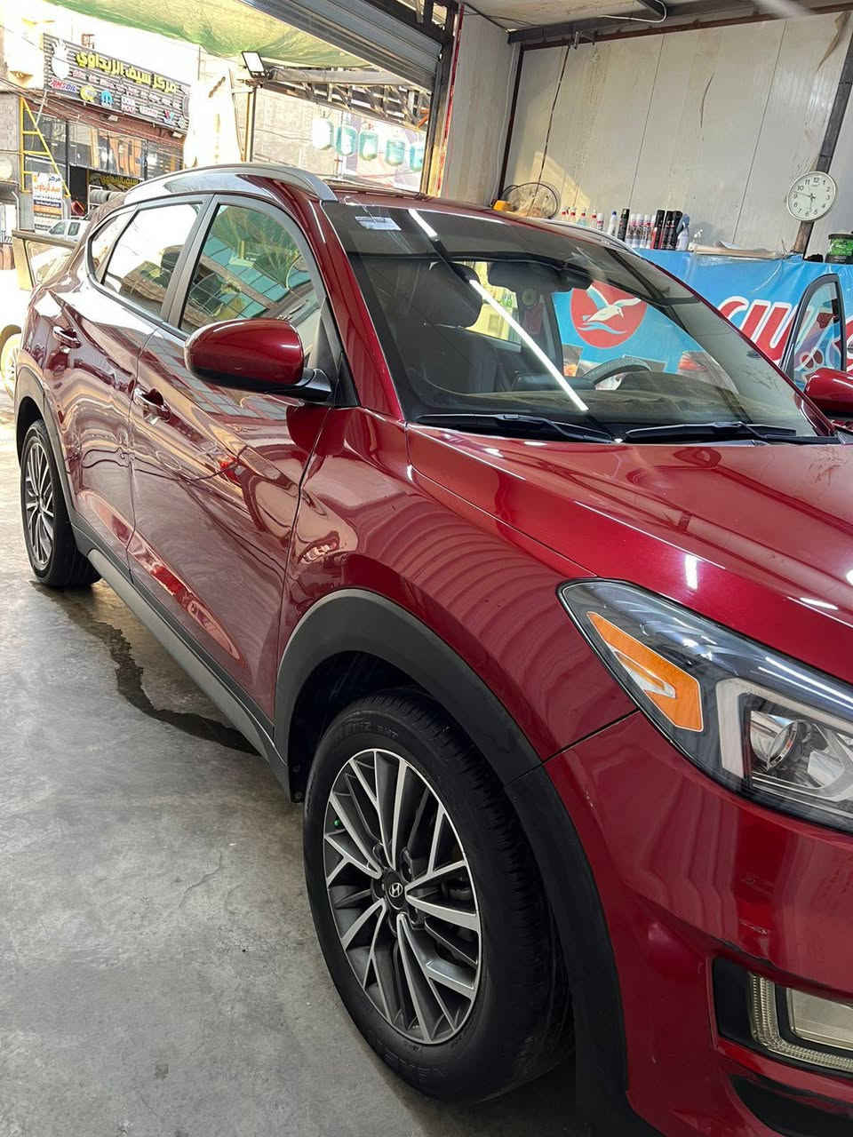 سلام عليكم 

توسان أمريكي موديل 2021

حادثها موضح بالصور وسونار جديد
محرك GDI تجفيت  درجه اولئ

السياره فول مواصفات عده الفتحه

ماشيه 62000 ميل

كشنات تدفئه

تبريد ثلج 

تشغيل بصمه

أبواب بصمه 

شاشه كبيره 

كأمره دواره 

تحكات ستيرن

كشنات كهرباء 

وباقي مواصفات المعروفه

السعر 170 وبيها مجااااال

للاستفسار ***********
 *********** 

مكان السياره كربلاء
