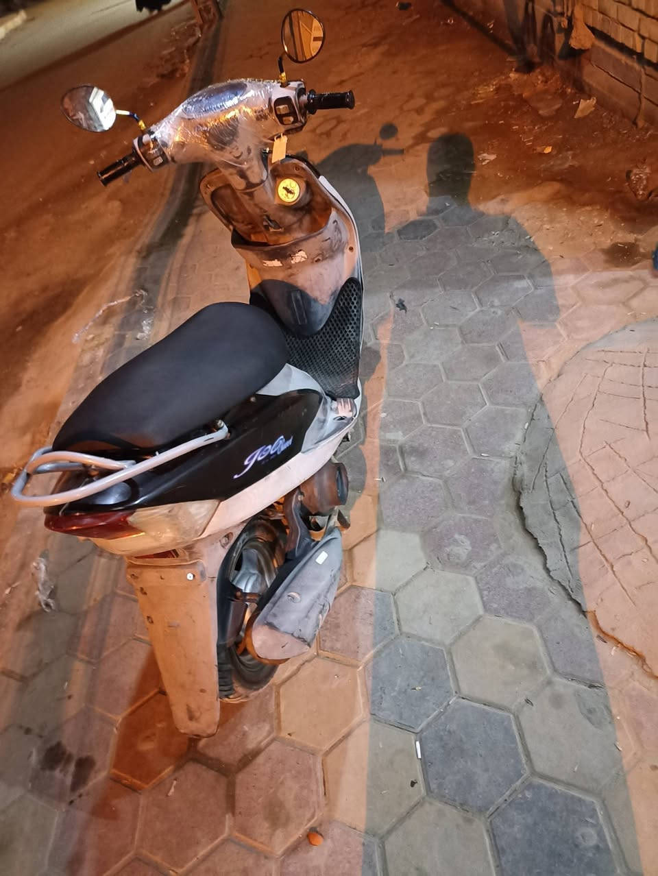 دراجه ماكس منغولي بوشه 50 بلاد نظافه 90% كامل مواصفات كل نقص ما بيها مكاني ناصريه  الشهداء ***********
