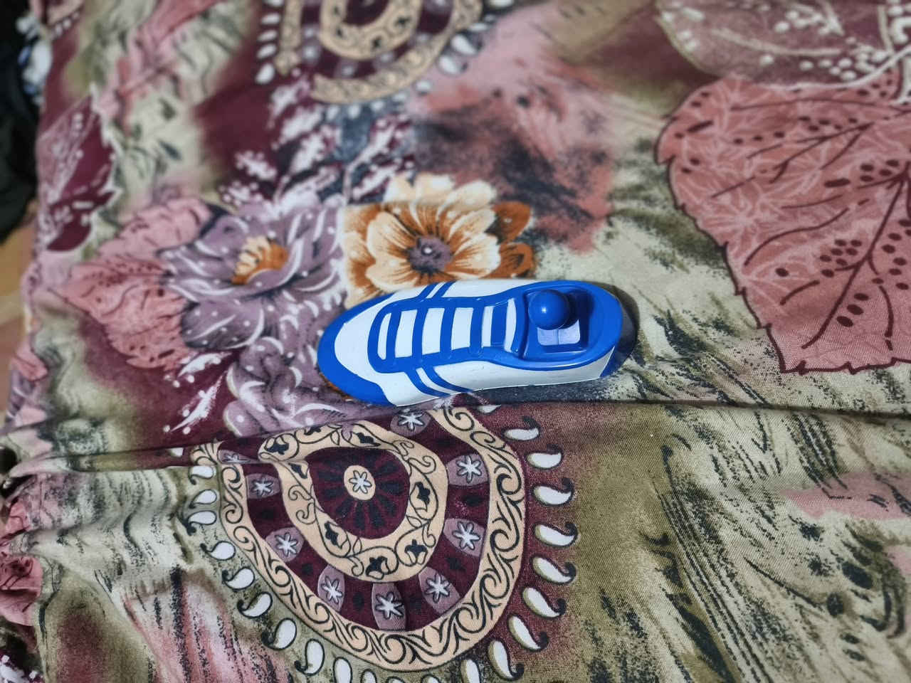 السلام عليكم. من رخصت الادمن قطع للبيع اتصل وتدلل ***********
