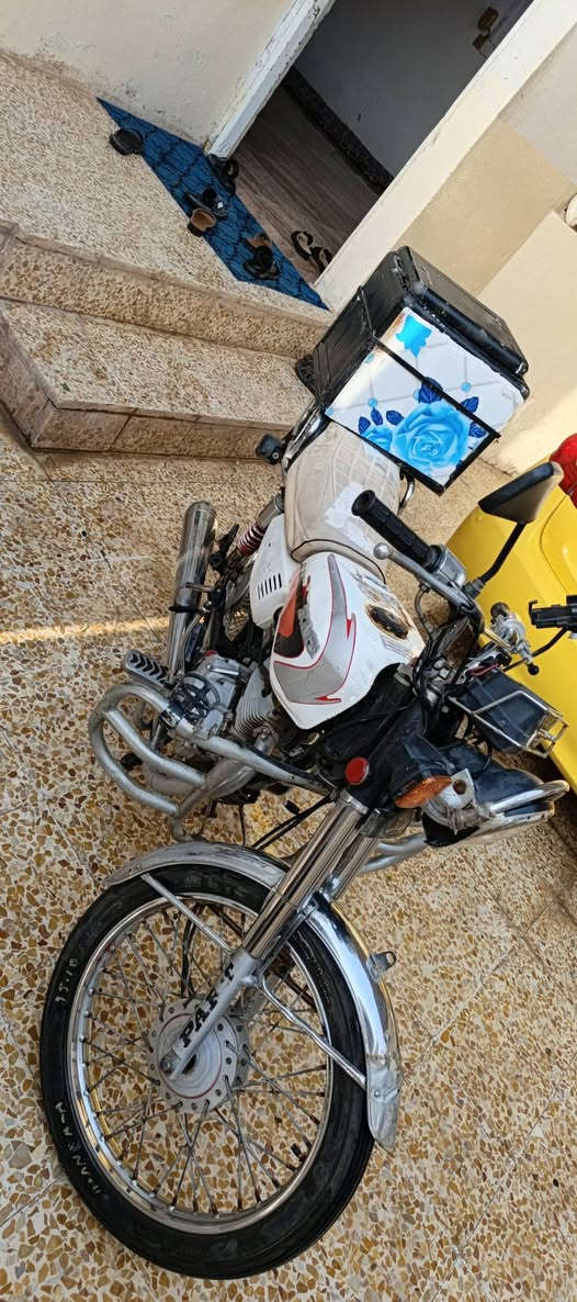 سلام عليكم ماطور بارت للبيع عنواني الرشيدية رقم الهاتف ***********
السعر 275وبي مجال قليل
