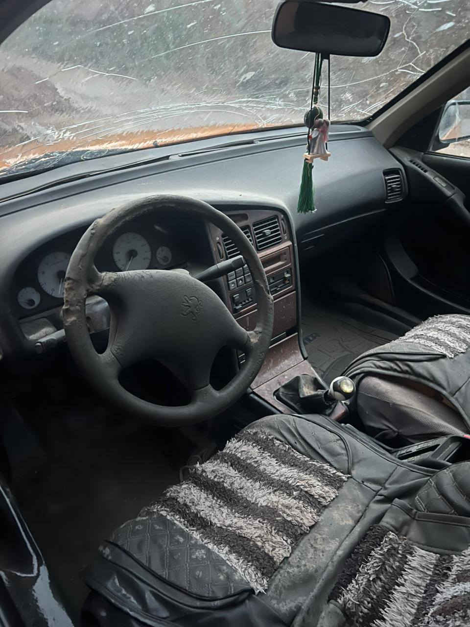 بيجو بارص موديل 11 طالعة من المعارض 2015 السيارة صارلها شهرين واگفة تگطع قايش داينمو 
الرقم صدامي السنوية موجودة راعيها بالبصره بالقبلة مضيع رقمة 
عنوان السيارة البصرة الجزيرة الحوطة 
السعر 15 ورقة وبيها مجال 

*********** البصرة, العراق
