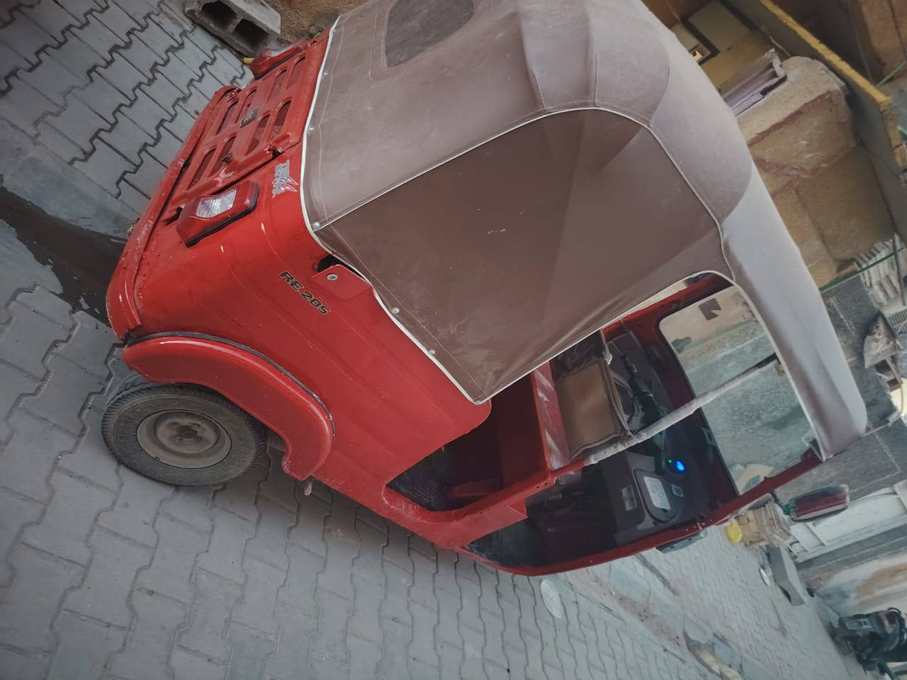 سلام عليكم  شباب تكتك موديل 18 شهر 5 تكتك مصوغه عام لجماليه مكينه ما عشرين‏ بكاني بغداد فلكت حي نصر ‪***********‬‏
